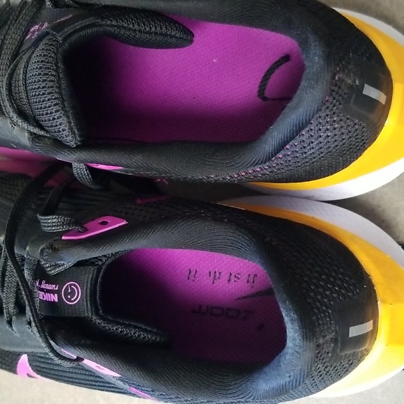 Nike Air Running Shoes - Picture 4 of 11